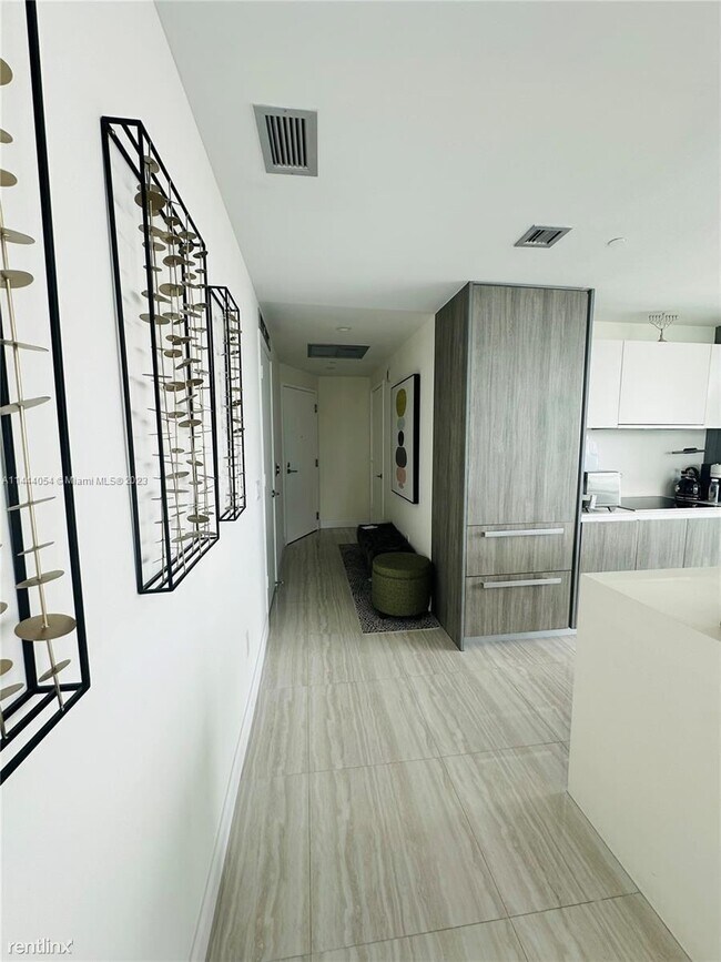 Building Photo - 2 br, 2.5 bath House - 2900 NE 7th Ave Uni...
