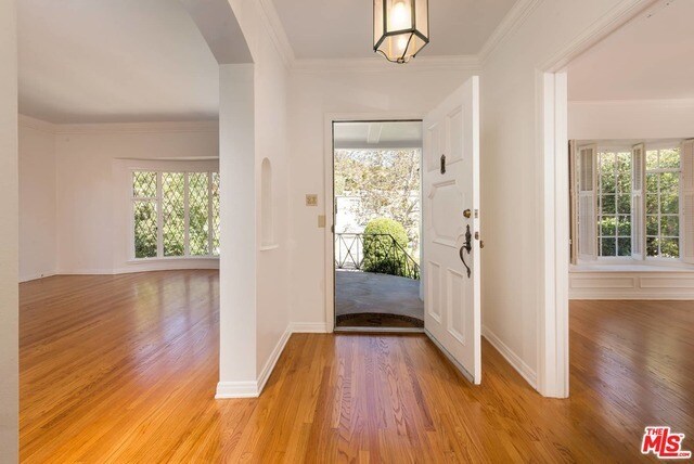 Foto del edificio - 1409 Comstock Ave