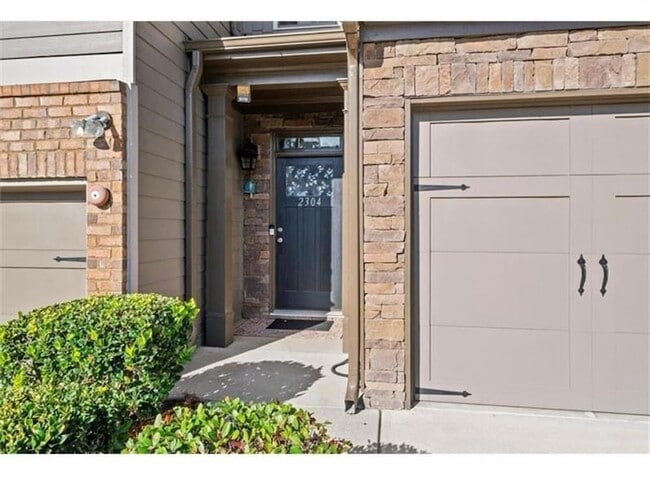 Foto del edificio - 2304 Oakton Pl