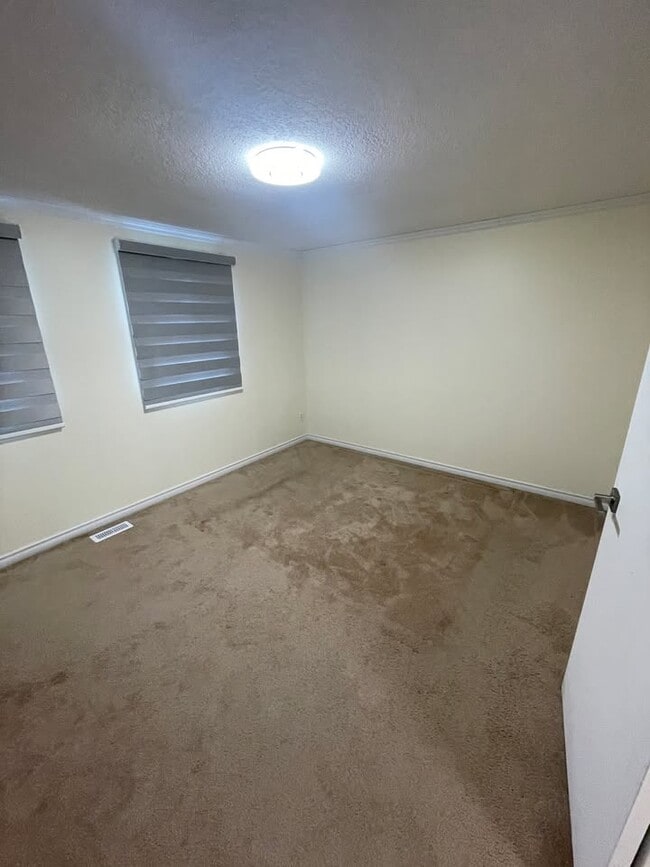 Building Photo - 407 Keats Way