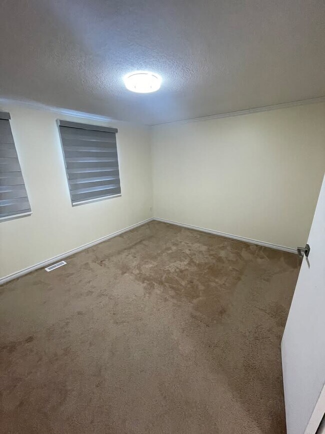 Photo du bâtiment - 407 Keats Way