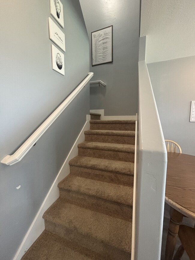 Foto del edificio - 2 bedroom/ 1.5 bathroom Townhouse in Eagle Mountain