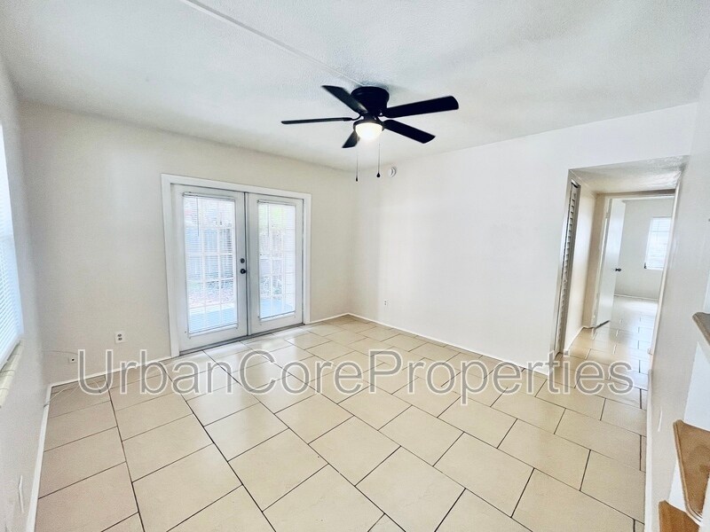 Foto principal - 423 18th Ave N