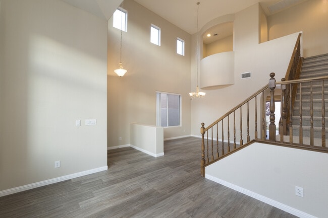 Building Photo - 11749 Via Esperanza St