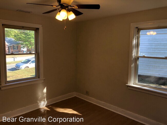 Foto del edificio - 2 br, 1 bath House - 100 E 35th St