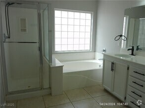 Building Photo - 5438 Avent Ferry St