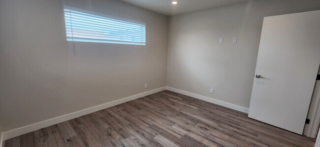 Foto del edificio - 3767 Artesia Blvd