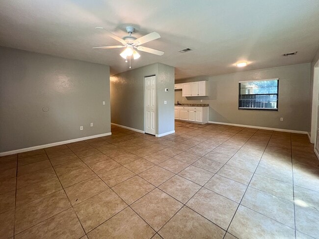 Building Photo - 2292 - Sugarfoot Oaks
