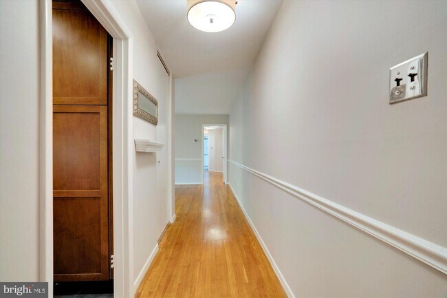 Foto del edificio - 10613 Kenilworth Ave