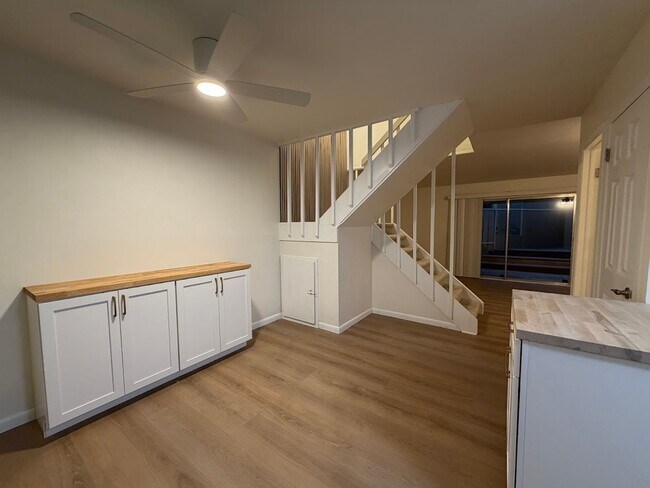 Foto del edificio - Freshly Fully Remodeled 2BD/1.5 BA Townhouse - Available NOW!