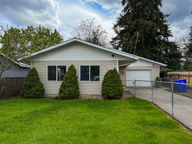 Photo - Immaculate 3-bed, 2-bath Ranch~Newly Renov... House