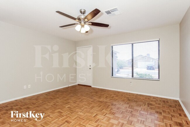 Building Photo - 3132 W Robin Ln