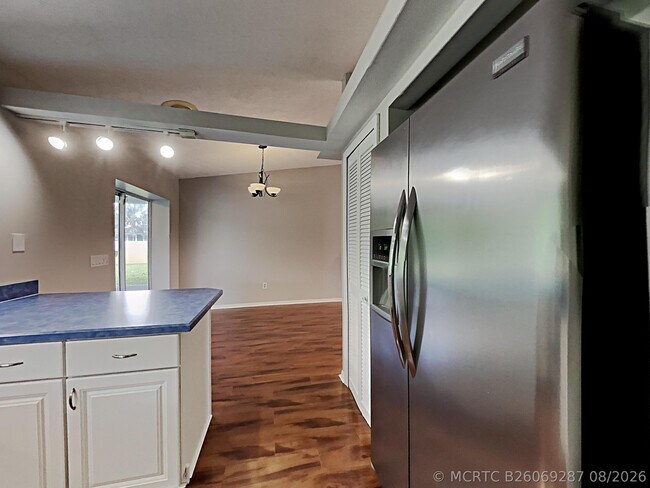 Foto del edificio - 4215 SW Jarmer Rd