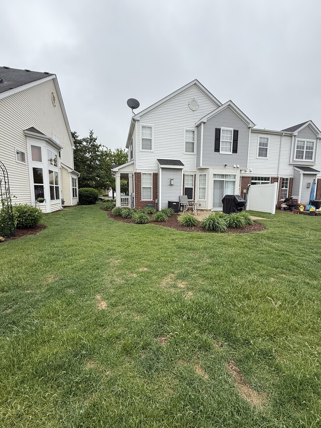 Building Photo - 1147 Heron Cir