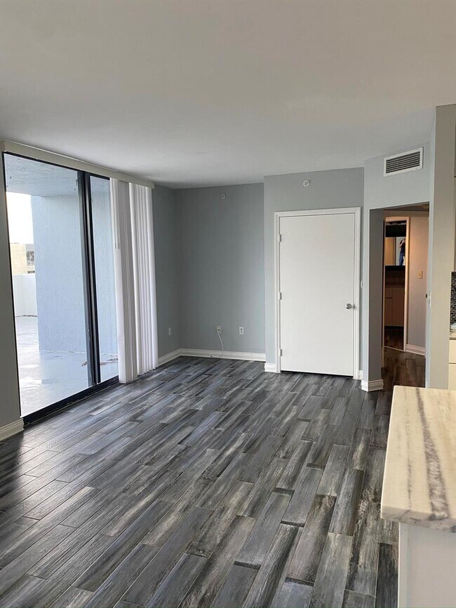 Foto del edificio - 1330 West Ave