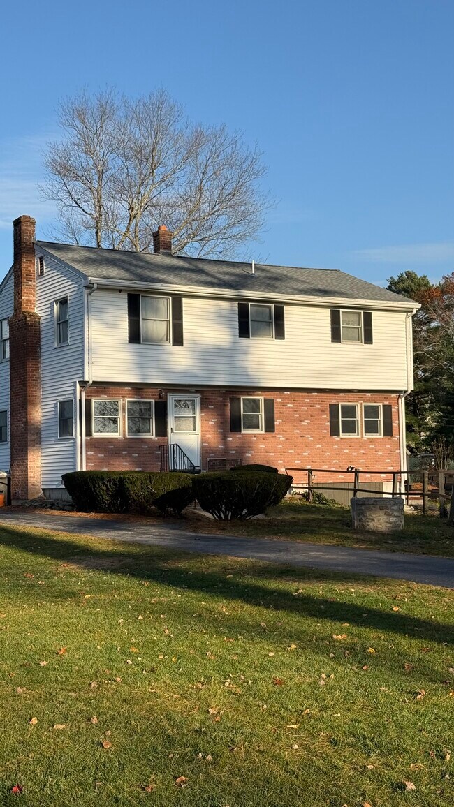 Foto del edificio - 41 Lakeview Pl