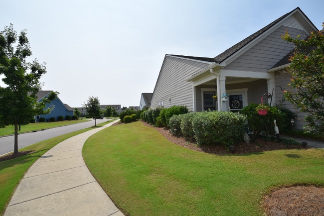 Building Photo - 409 Deveraux Dr