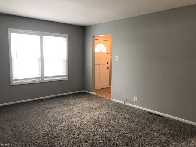 Building Photo - 3 br, 1 bath House - 117 Deer Path