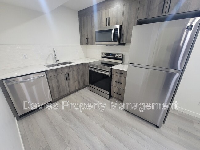 Building Photo - 17931-17960 60 St NW