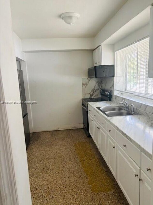 Foto principal - 4950 N Miami Ave