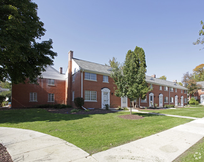 Building Photo - Colonial Court Terraces