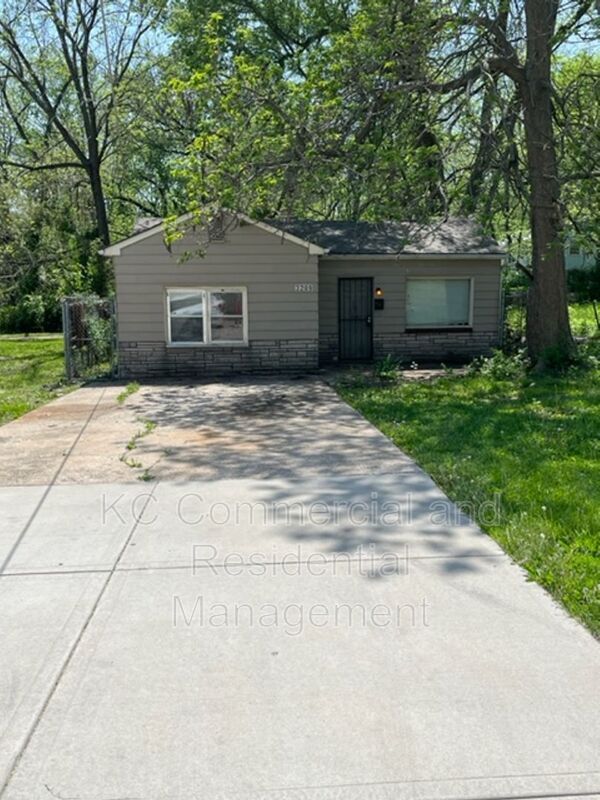 Primary Photo - 3209 E 69th St
