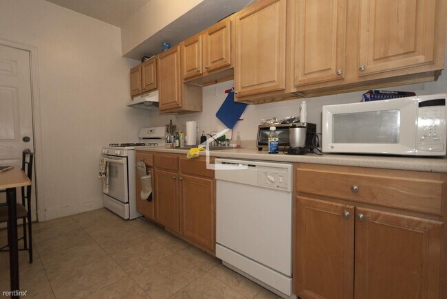 Building Photo - 3 br, 1 bath House - 9 Ashford St # 4K