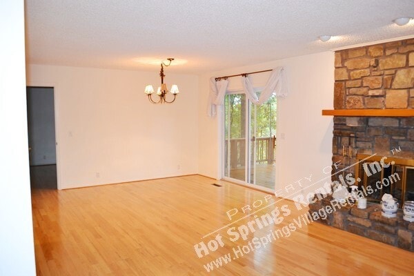 Building Photo - Cozy & Convenient | 2-Bedroom Home Near Ca...