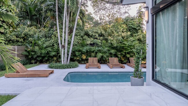 Foto del edificio - 6380 SW 69th St