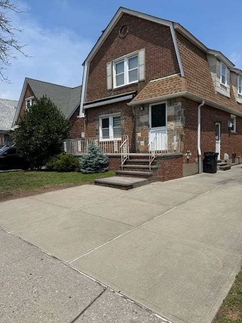 Building Photo - 64-39 Fitchett St