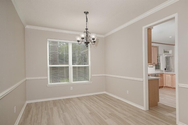 Building Photo - 22 Windfern Pl