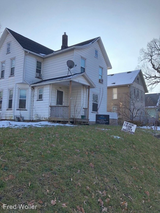 1206 3rd St, Moline, IL 61265 Room for Rent in Moline, IL