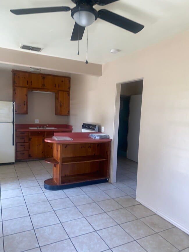 Foto del edificio - 1845 Orangewood Ave SW