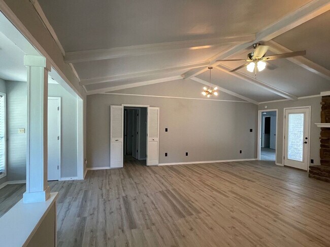 Building Photo - Single Family Home with a POOL on the EAST...