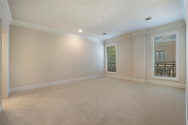 Building Photo - 6425 Bandera Ave