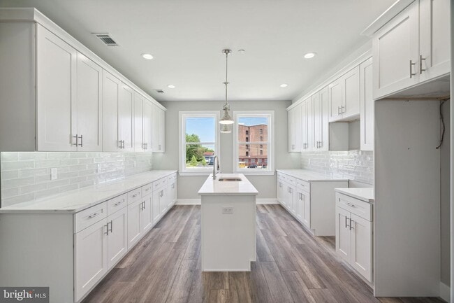 Foto del edificio - 2429 N 3rd St