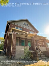 Building Photo - 633 E 4th Ave