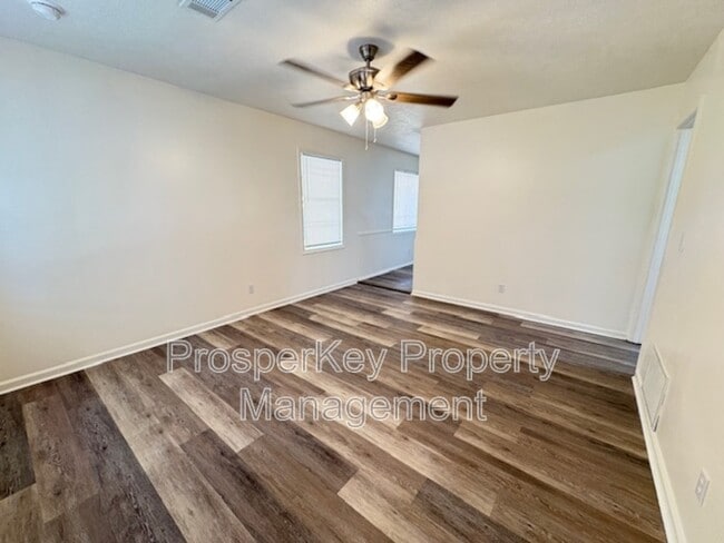 Building Photo - 746 Andrea Dr