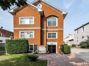 Building Photo - 42-28-42214 214th Pl