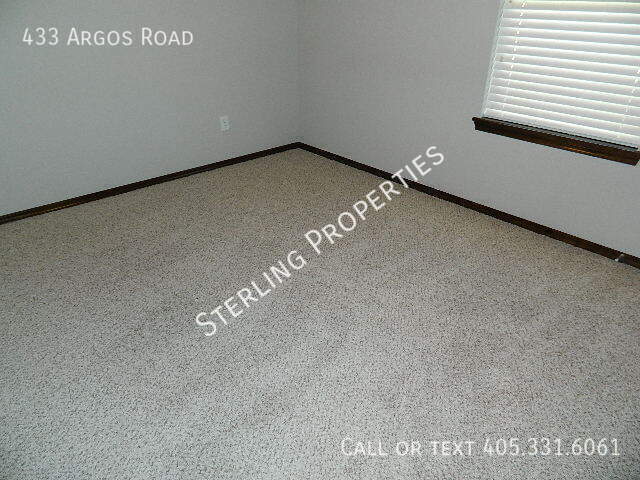 Foto del edificio - 433 Argos Rd