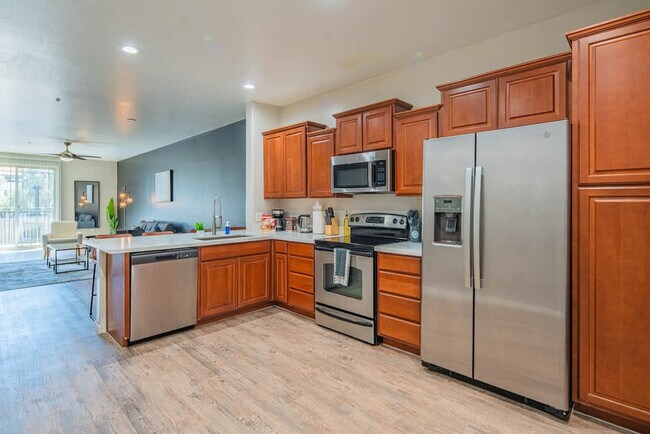 Building Photo - 1275 E University Dr