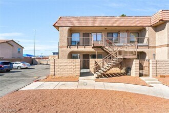 Building Photo - 4300 N Lamont St