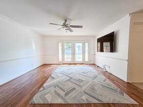 Building Photo - 9507 Meadowbriar Ln