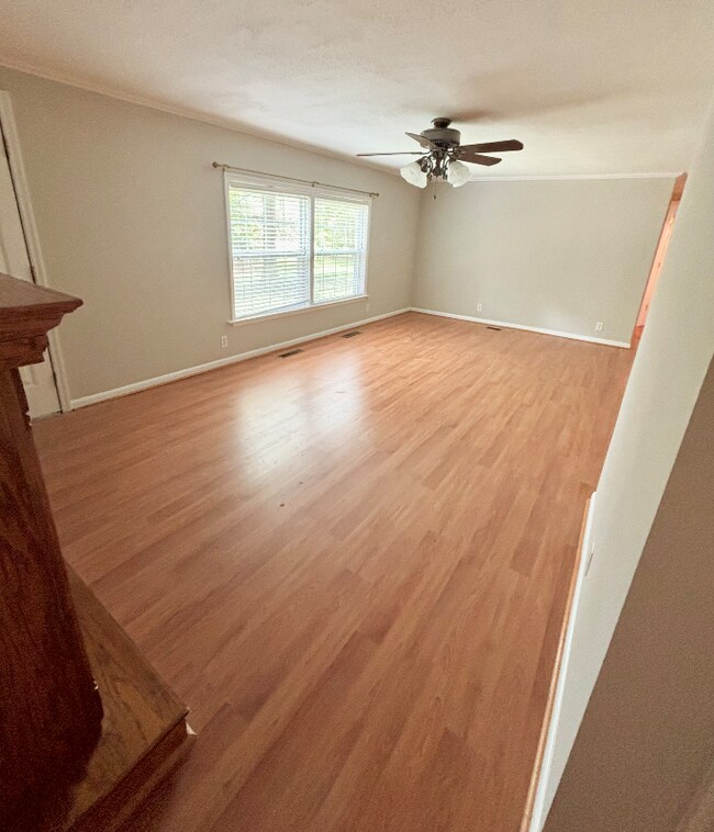 Foto del edificio - 1173 N McDonough Rd