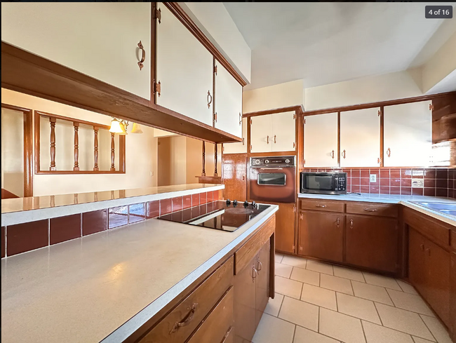 Kitchen - 1814 W Anita Ave