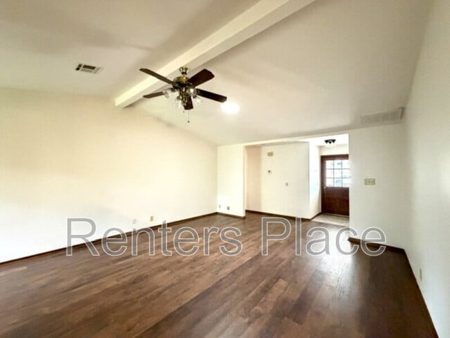 Building Photo - 319 W 33rd St