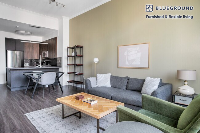 Building Photo - 5710 Crescent Park E