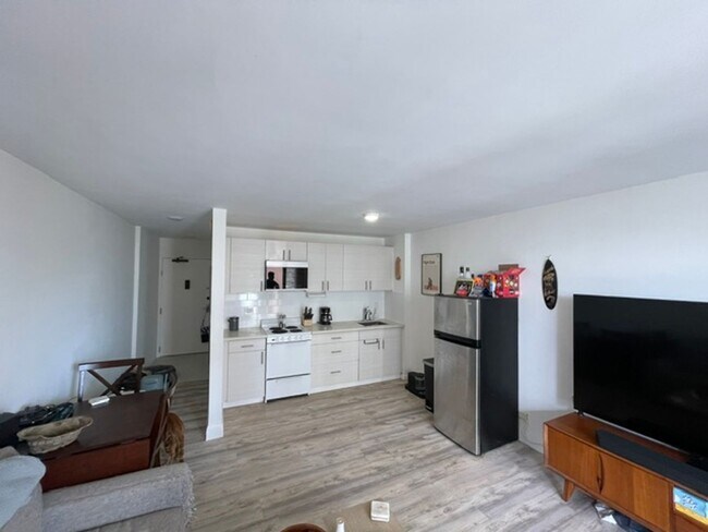 Foto del edificio - Fresh Waikiki Studio Unfurnished w/ secured parking & incredible amenities !