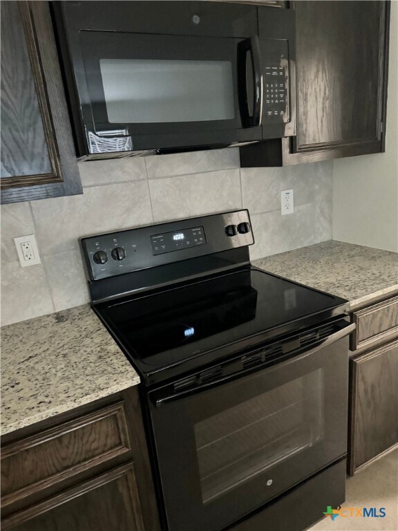 Foto del edificio - 6009 Amelia Earhart Blvd