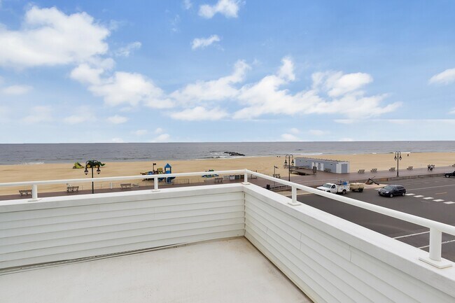 Building Photo - 709 Ocean Ave